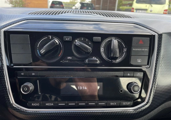 Volkswagen up! cena 31900 przebieg: 36000, rok produkcji 2018 z Poddębice małe 379